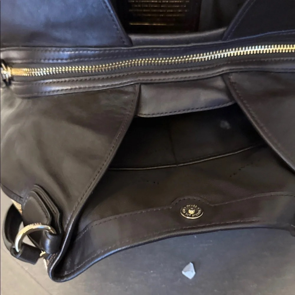 Coach Brown and Black Signature Shoulder Bag - Picture 2 of 6